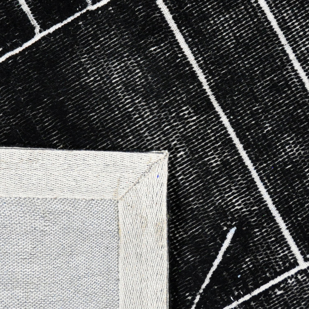 Geometric floor rug - Marcel Black